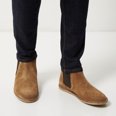 Medium brown Chelsea boots